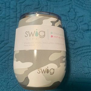 Swig tumbler